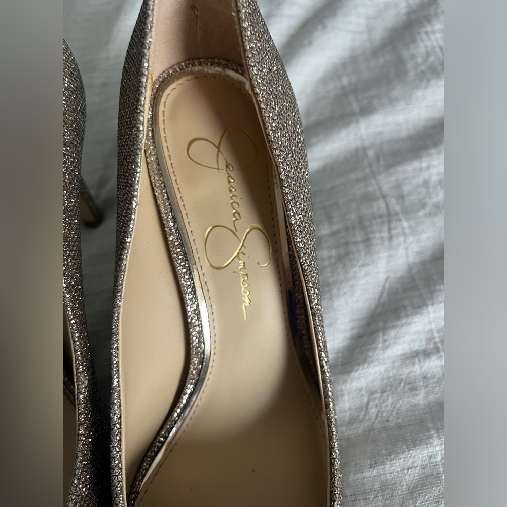 Jessica Simpson glitzy metallic gold heel pumps - Picture 2 of 5
